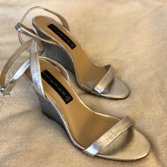 Gorgeous silver Steve Madden heels - Picture 1 of 4